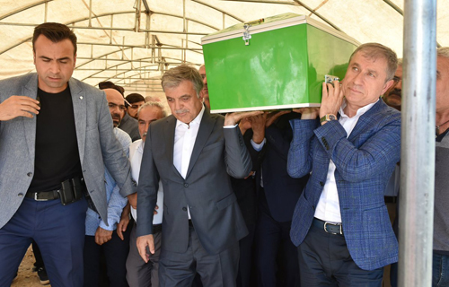 11. Cumhurbaşkanı Abdullah Gül, Hacı Hadi Bayrak’ın Cenaze Törenine Katıldı